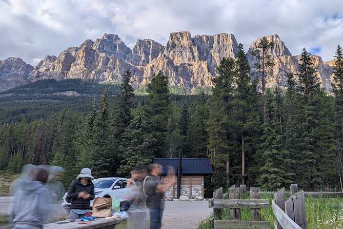 1 Day of Banff Viewpoints Lakes Bow Valley in Private Custom Tour - The Bow Valley Parkway stops: Morant’s Curve and Castle Mountain angles