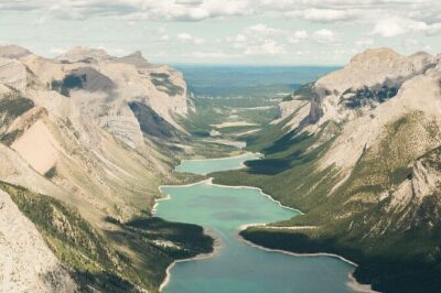 30 Minute Helicopter Tour over Lake Minnewanka, Banff - The Route That Makes the Views Make Sense