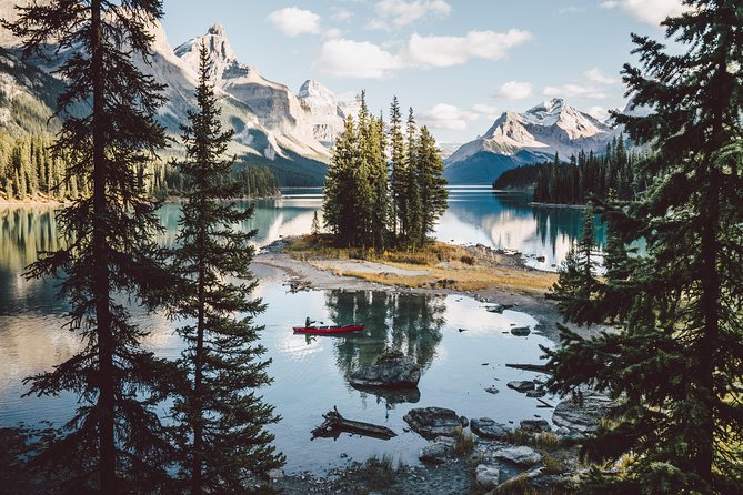 4-Day Authentic Jasper and Columbia Icefield Tour Package - Day 1 in Calgary: City Time Plus Mountain Set-Up