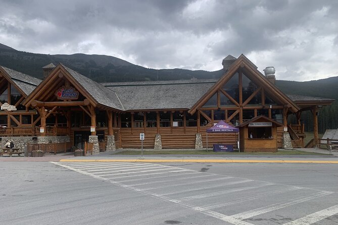 Airport Shuttle: Lake Louise <---> Calgary - Leaving Lake Louise: Door-to-Door Transfer Back to YYC