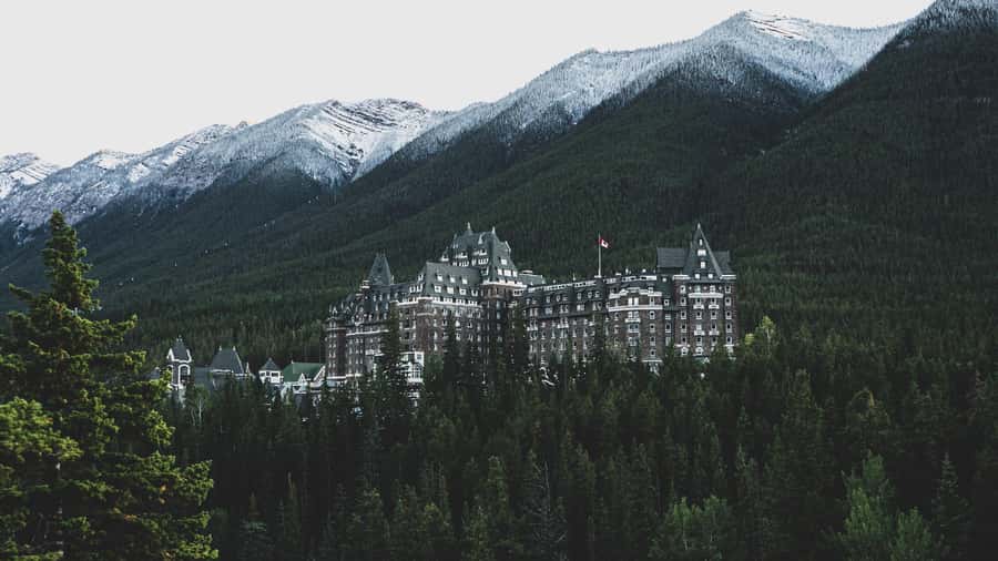 Banff: Banff Town, Gondola, and Johnston Canyon Day Tour - Bow Falls and the Fairmont Photo Stop: Short Time, Real Wow