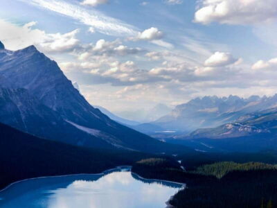 Banff : Day Tour : Lake Louise, Moraine Lake and Peyto Lake - Lake Louise: Fairmont views, trails, and Victoria Glacier scenery
