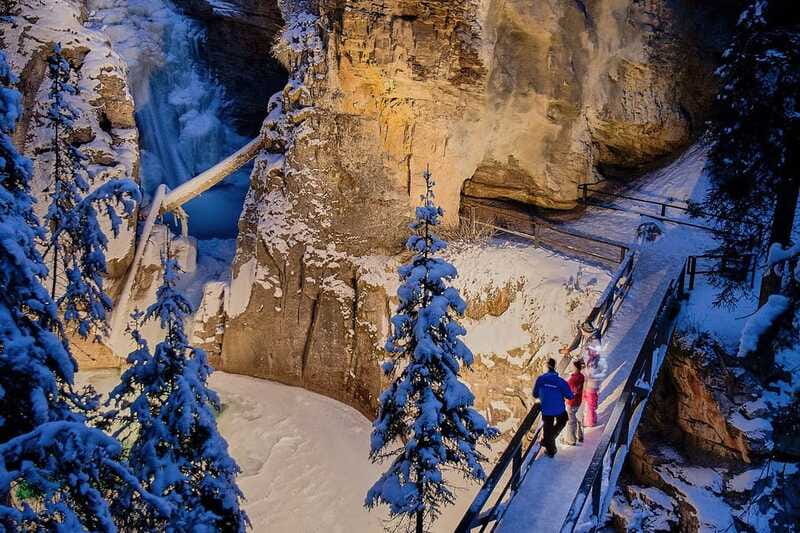 Banff: Johnston Canyon Evening Icewalk - Group Size, Pace, and the Winter Gear Reality Check