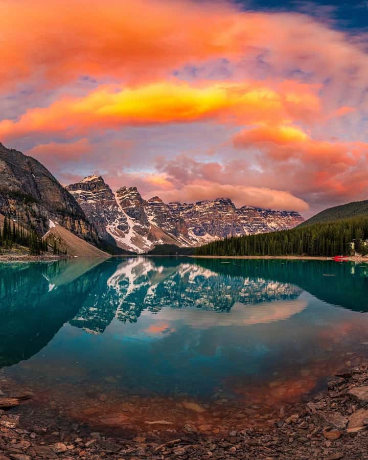 Banff: Lake Louise, Moraine, Emerald Lake & Canyon Day Trip - Who should book this Banff lakes and canyon day trip?
