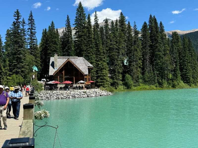 Banff: Lake Louise, Moraine, Emerald Lake & Johnston Canyon - How the guide quality shapes the whole day