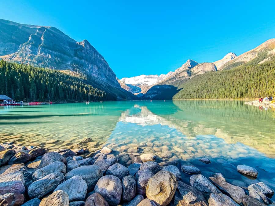 Banff: Lake Louise,Lake Minnewanka,Emerald Lake & Banff Town - Pickup and timing: start points that affect your whole day