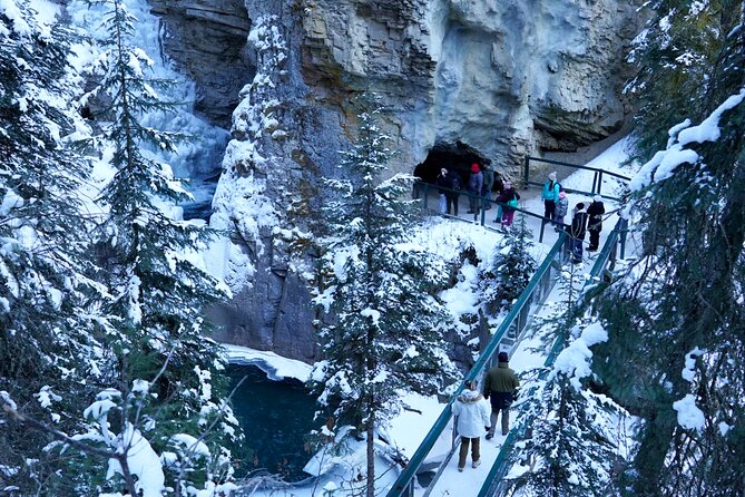 Banff Lakes and Canyon Adventure - Stop 4: Banff Avenue time for a real town break (and lunch planning)