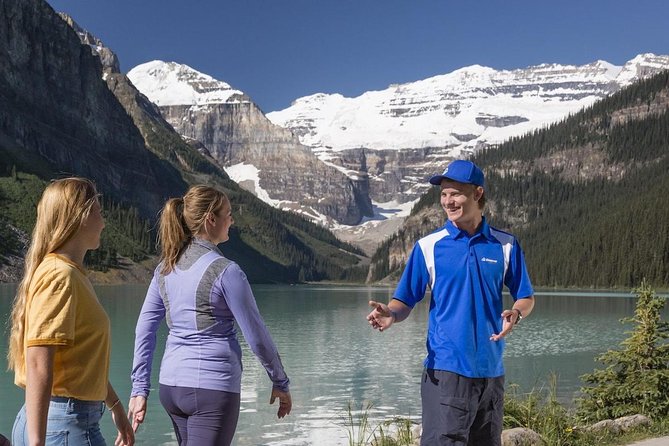 Banff National Park Tour with Lake Louise and Moraine Lake - Getting picked up around Banff (and not wasting time finding the bus)