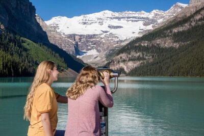 Banff National Park Tour with Lake Louise and Moraine Lake - Lake Louise: Chateau views and a quick shoreline moment