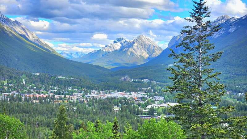 Banff Private Full-Day Tour Lake Louise, Gondola & more - Vermillion Lakes at Sunset, Then Banff Upper Hot Springs to Recover