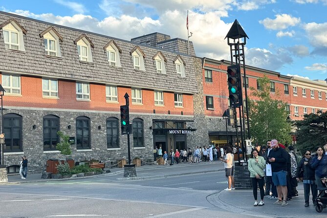 Banff to YYC Airport Shared Shuttle Service - Key Points to Know Before You Ride