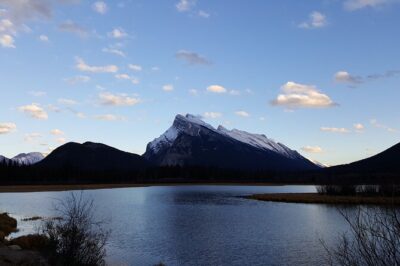 Calgary Airport Shuttle to Banff & Lake Louise - How the timing works: Banff vs Lake Louise (and why you should plan ahead)