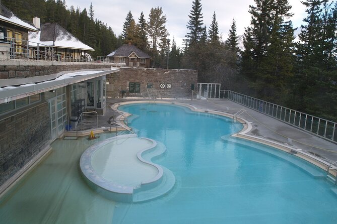 Calgary/Banff: Gondola, Upper Hot Spring, Bow Fall & Top 3 Lakes - Johnson Lake: warm-water calm with a loop trail option
