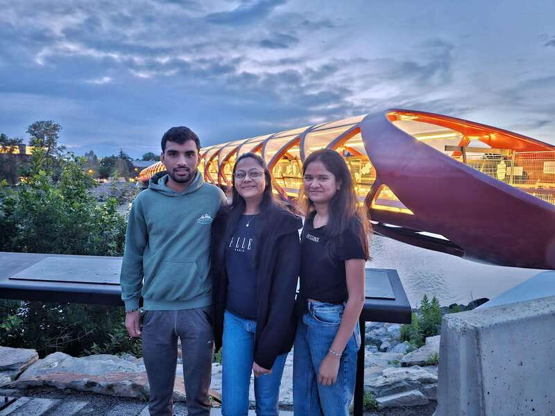 Calgary City Tour & Yamnuska Wolfdog Sanctuary Private Tour - Key things that make this private day work