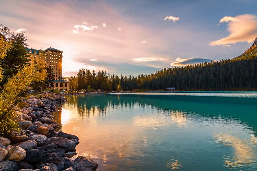 Calgary:Moraine Lake Sunrise & Lake Louise & Wildlife Safari - Price check: is $145 good value for 10 hours in the Rockies?