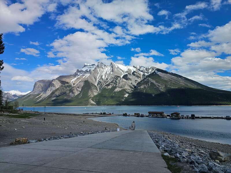 Emerald Lake, Lake Louise, Johnston Canyon & Banff Tour SUV - Lake Louise walking time and why timing matters