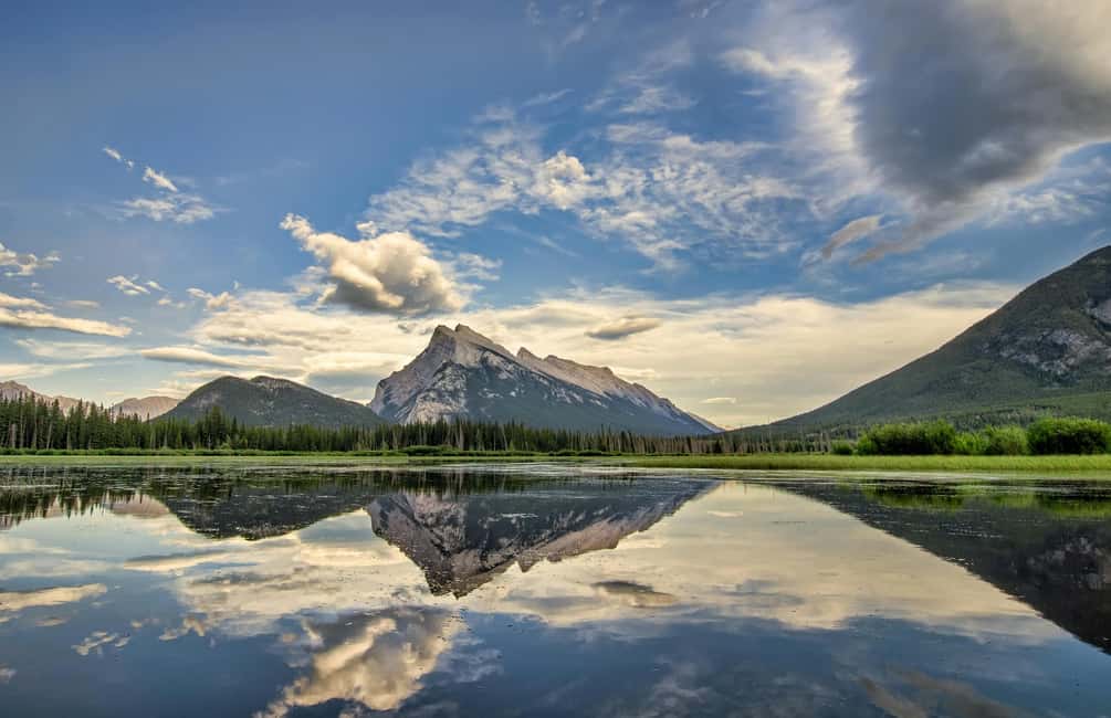 Emerald Lake, Louise, Takakkaw Falls, Johnston Canyon & More - Emerald Lake and the Lodge Guests Area: Your Calmer Moment in Yoho