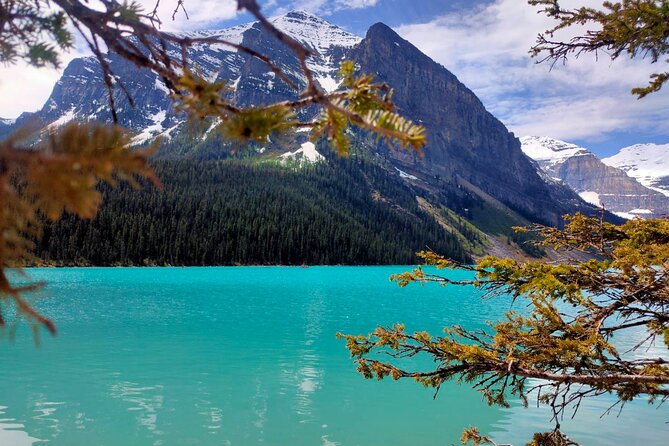 Emerald Lake , Moraine Lake, Lake Louise Marble Canyon Banff Town - Moraine Lake: the summer timing rule you need to plan around