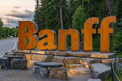 Explore Banff + Wildlife - The comfort and flow: pickup, timing, and a max of 13