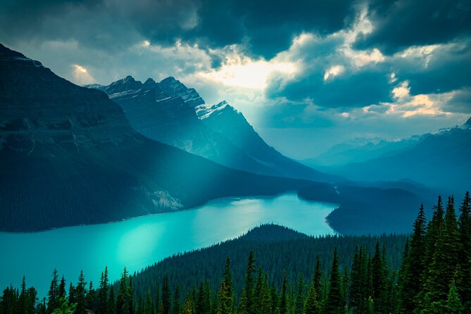 Explore Banff’s Wonders: Lake Louise, Moraine Lake, and Beyond - Lake Louise: turquoise water, clear views, and a winter bonus