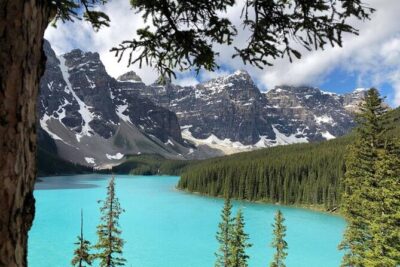 Famous Moraine Lake and Lake Louise Shared Shuttle Tour - Lake Louise time: turquoise water and the famous shoreline view