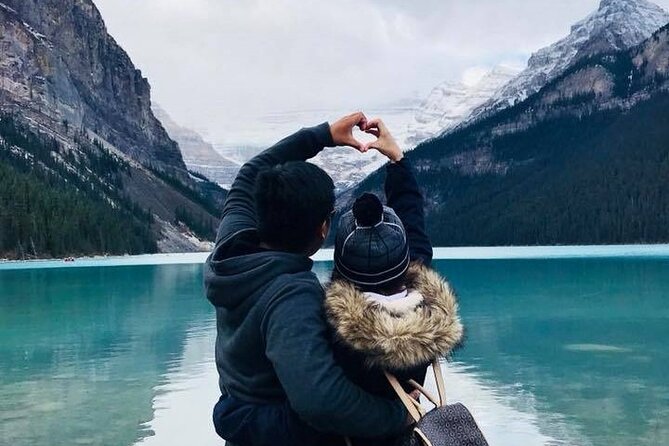 From Calgary: Moraine, Lake Louise & Johnston Canyon- Shared Tour - Getting to the parks without parking chaos
