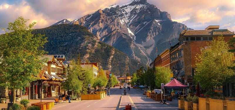 From Calgary: Private Lake Louise and Banff Day Trip - Banff Gondola (Sulfur Mountain): Why You’ll Want the 11:00–11:30 Slot