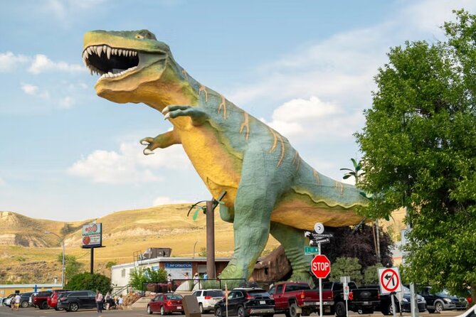 Full Day Drumheller Tour from Calgary by Coach - Rosedale Suspension Bridge: a short thrill over the Red Deer River