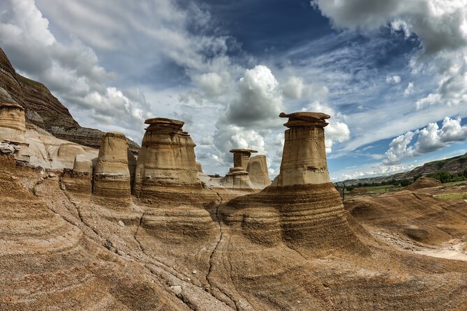Full Day Drumheller Tour from Calgary by Coach - Horseshoe Canyon: panoramic views with real hiking options