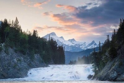 Guided Tour to Banff Highlights & Wildlife With Gondola Admission - Banff National Park: a guide-tuned route