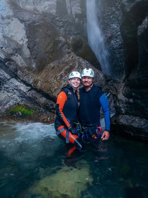 Heart Creek Canyoning tour - Beginner friendly - Near Banff - Guided canyon time: the 18-meter waterfall and the slides payoff