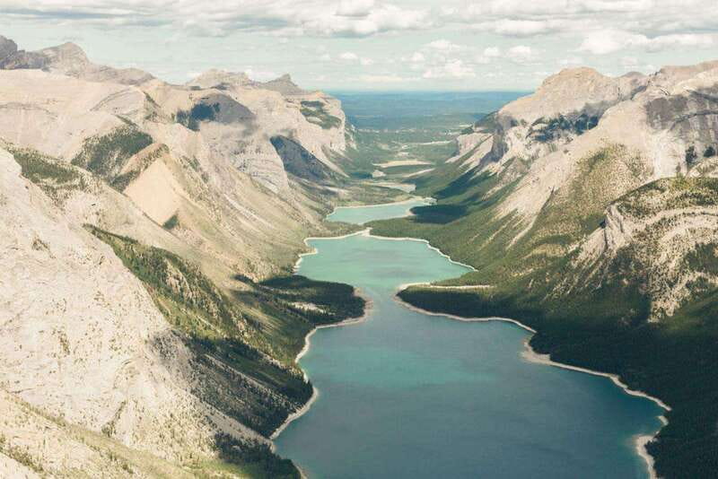 Kananaskis: 30-Minute Heli Tour of Minnewanka Lake and Banff - Why a 30-Minute Helicopter Loop Makes Banff Feel Like 3D
