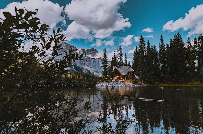 Lake Louise, Emerald Lake and Johnston Canyon Tour - Emerald Lake: shorter time, strong colour contrast