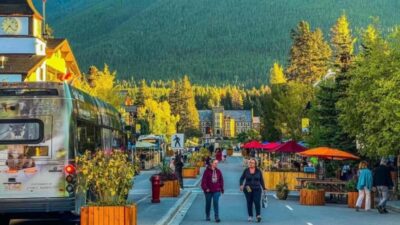 Lake Louise, Emerald Lake, Minnewanka Cruise & Banff Town - Getting There From Banff or Canmore: Bow Valley Parkway Pacing