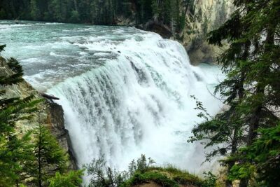 Lake Louise, Moraine Lake & Yoho Waterfalls from Golden BC Tour - Getting There: Banff Railway Station Meets Free Pickup