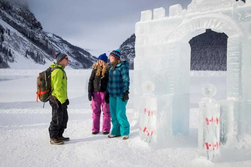 Lake Louise Winterland Tour - Warm Breaks at the Lake: Hot Chocolate, Cookies, Hand-Warmers