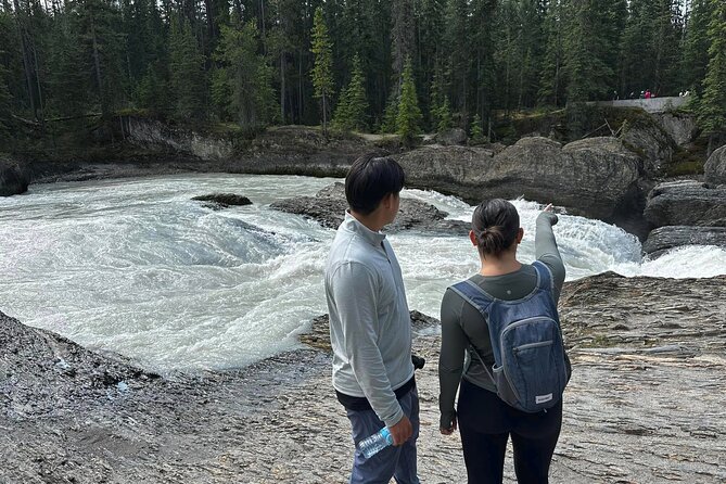 Moraine and Lake Louise with Yoho National Park Private Tour - Lake Louise: turquoise water plus a simple menu of choices