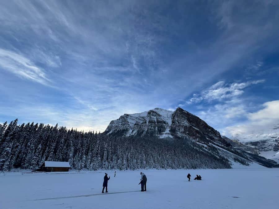 Moraine Lake 1.5hr & Lake Louise Shuttle from Canmore/Banff - Moraine Lake: 90 Minutes to See It Up Close