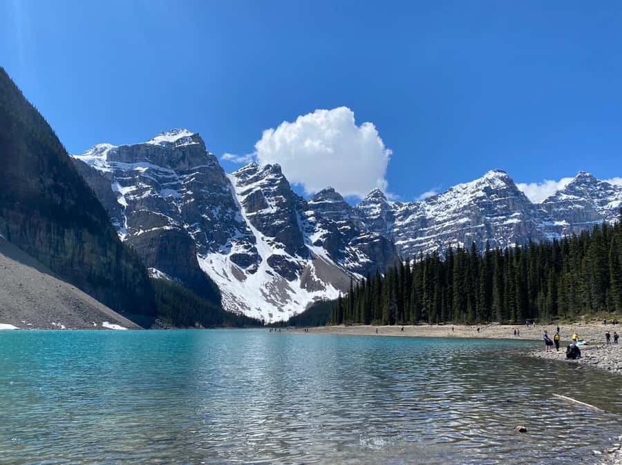Moraine Lake 1.5hr & Lake Louise Shuttle from Canmore/Banff - Lake Louise: 75 Minutes That Still Feels Like Real Time