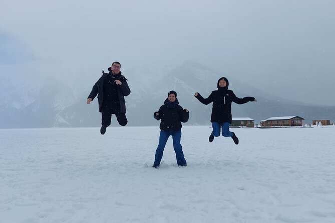 Moraine Lake - Banff Private Tour for groups - Stop 3: Banff Downtown Hour for Poutine and People-Watching (1 Hour)
