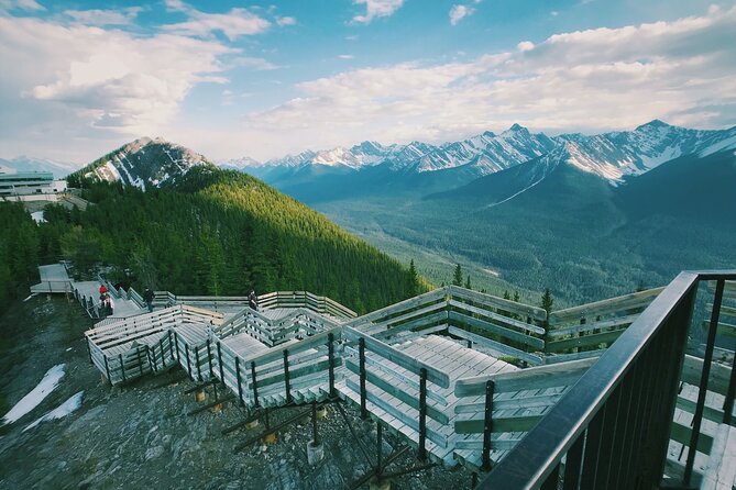 Moraine Lake - Banff Private Tour for groups - Stop 5: Bow Falls for River Views and Movie-Set Vibes (15 Minutes)