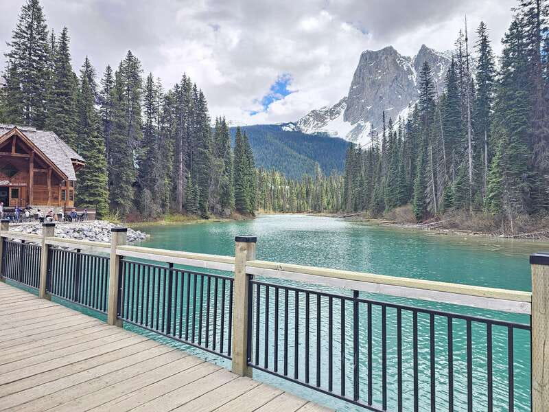 Private Tour Banff/Emerald Yoho Customized Sightseeing - Emerald Lake in Yoho: A Calm Start With Real Time to Enjoy It