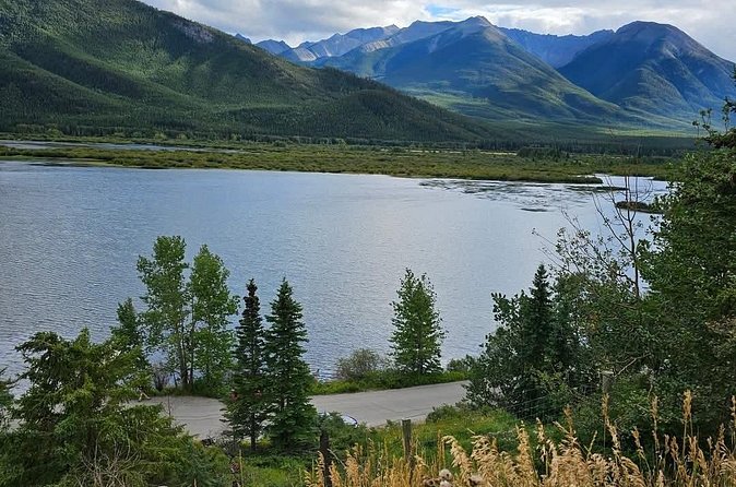 Private Transfer from Banff to Calgary or Calgary Airport - The SUV ride itself: comfort, safety, and luggage room