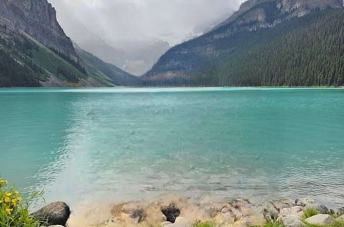 Private Transfer from Banff to Calgary or Calgary Airport - Who should book this transfer (and who might skip it)