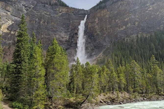 Rockies Grand Advanture: Moraine & Louise Lakes, Waterfall Tour - How the 12-hour day from Calgary stays manageable