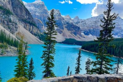 Shuttle Bus 2way BANFF to Lake louise & Moraine lake(1 hour each) - Meeting at 135 Beaver St: Where You Want to Be Before You Go