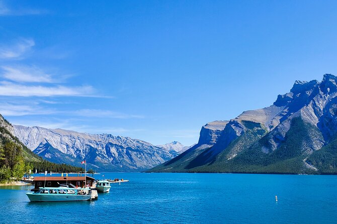 Transfer to Canmore & Banff: Yamnuska Wolfdog Sanctuary Tour - Key highlights to look for