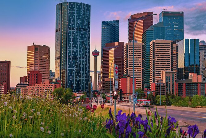 Walk the Best of Calgary – Private Tour - A private 3-hour Calgary walk that covers real downtown variety