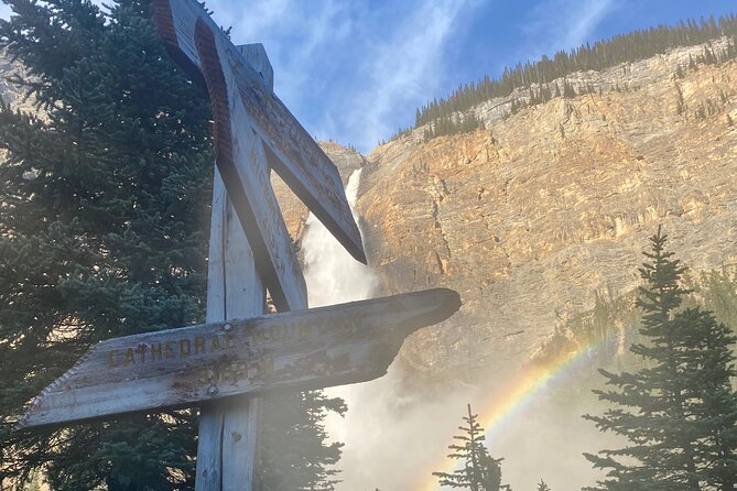 Waterfalls, Lakes & Hidden Gems – Yoho Adventure from Calgary - Natural Bridge and the Kicking Horse River: short walk, big geology