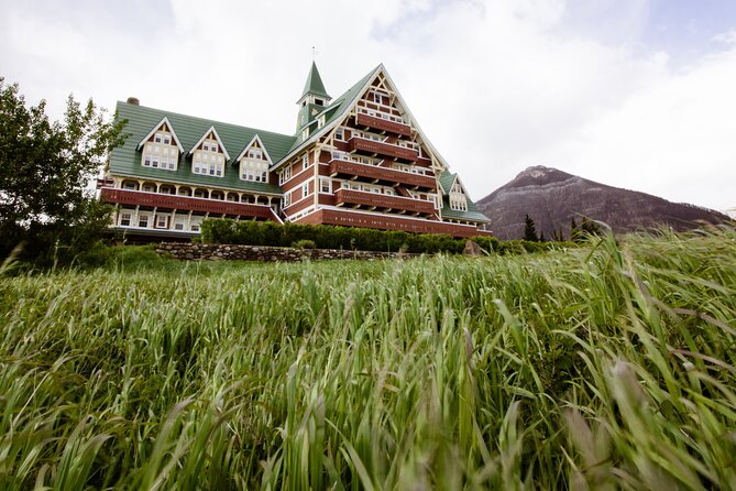 Waterton National Park : Prince of Wales Hotel & Cameron Falls - Pickup and van time: comfort matters more than you think